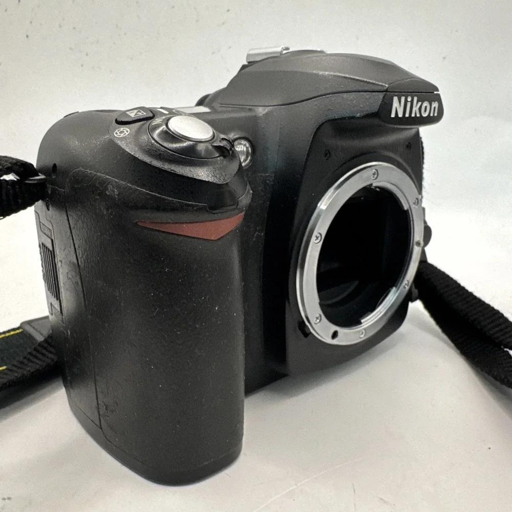 Nikon D50 6.1MP Digital SLR DSLR Camera Body